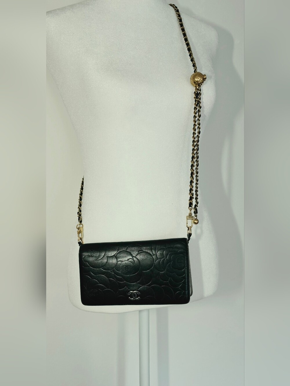Authentic CHANEL Black Leather Wallet/Clutch - Picture 14 of 17